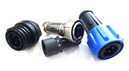 Signal & Power Stecker